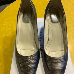 Women’s pumps